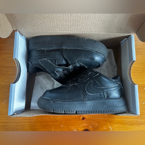 Nike, toddler force 1 low easy on, black, size 6c - Picture 1 of 5